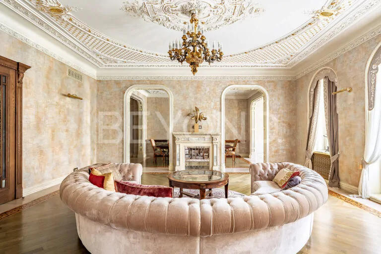 таврическая, 9 - богемная роскошь исторического петербурга фото 4