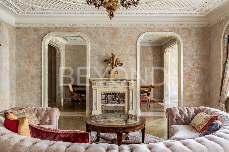 таврическая, 9 - богемная роскошь исторического петербурга фото 1