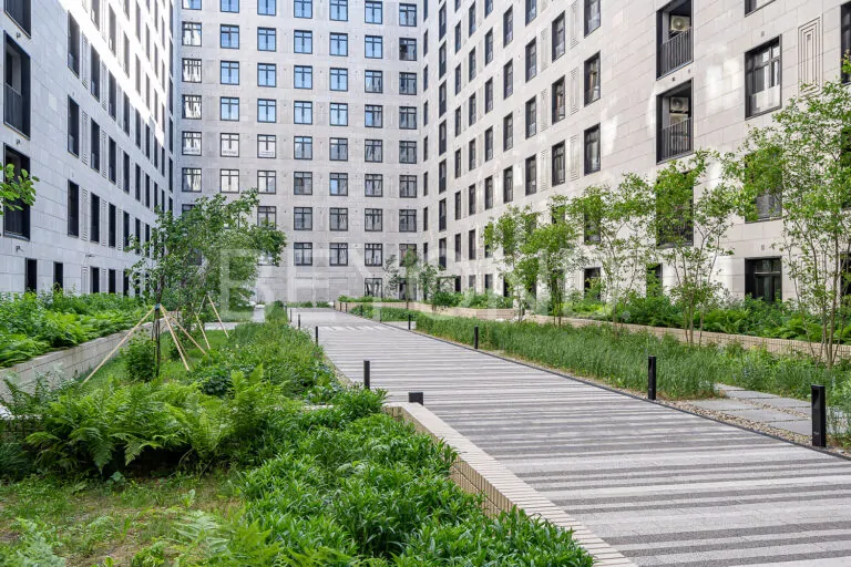 neva haus - квартира с большой террасой и высокими потолками фото 2