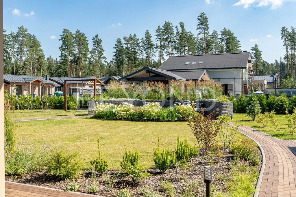 Ландшафт на территории участка 