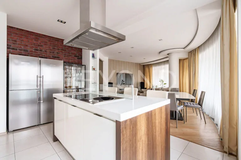 lumiere - просторная семейная квартира в главной гастрономической локации петроградки фото 2