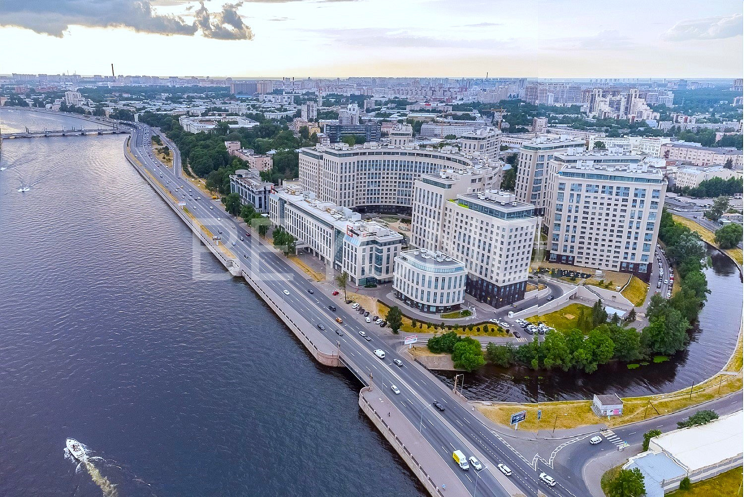 Riverside - пространство и свет pic-1
