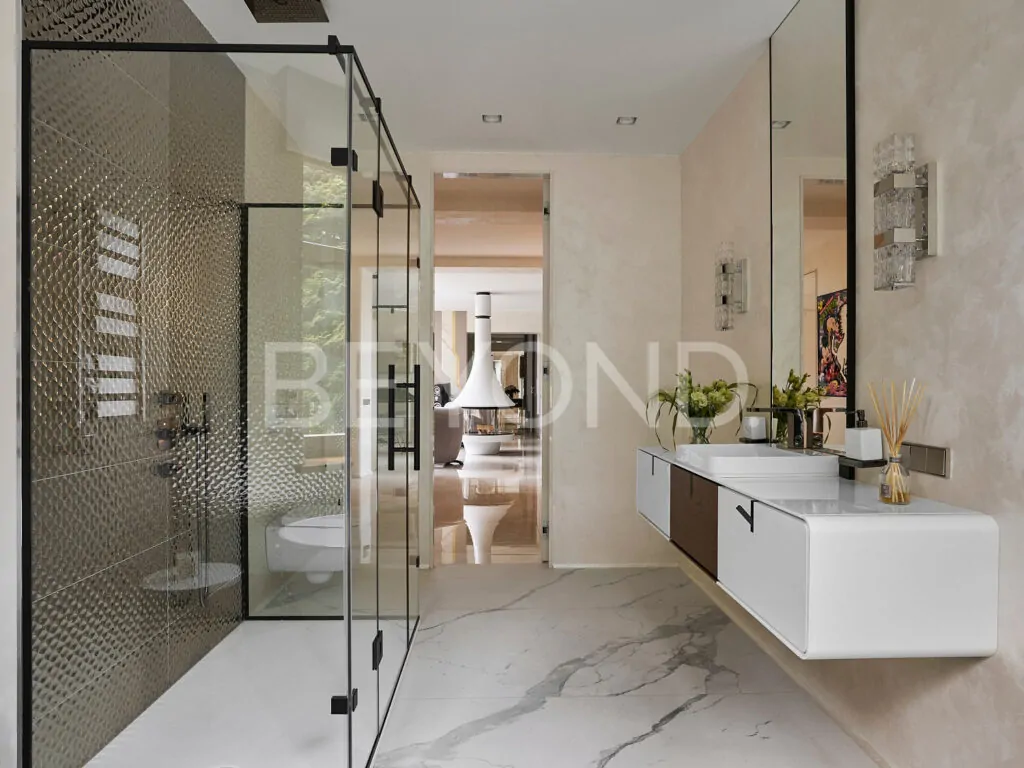 Ванная комната на первом этаже