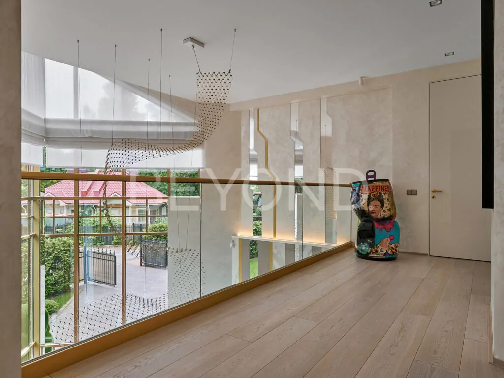 Холл на втором этаже