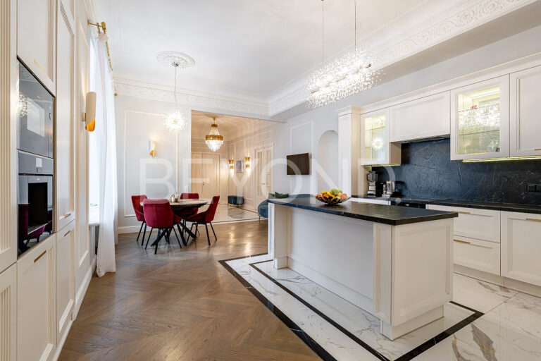 каменноостровский пр-кт, 73/75 - трехсторонняя квартира с дизайнерским ремонтом премиум-класса фото 1