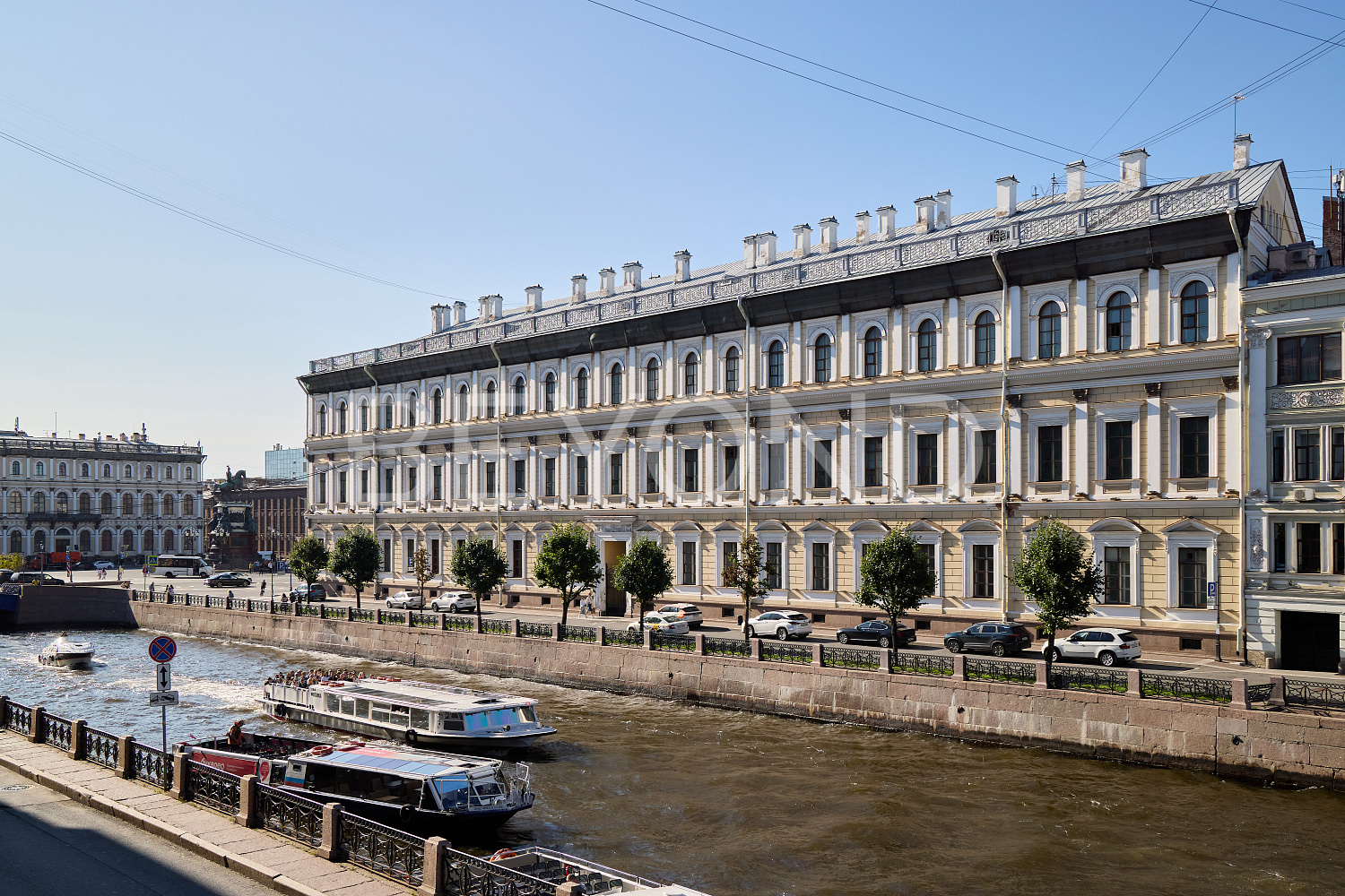 Мойки, 64 - коллекционная квартира с видом на водную гладь и памятник Николаю I pic-2
