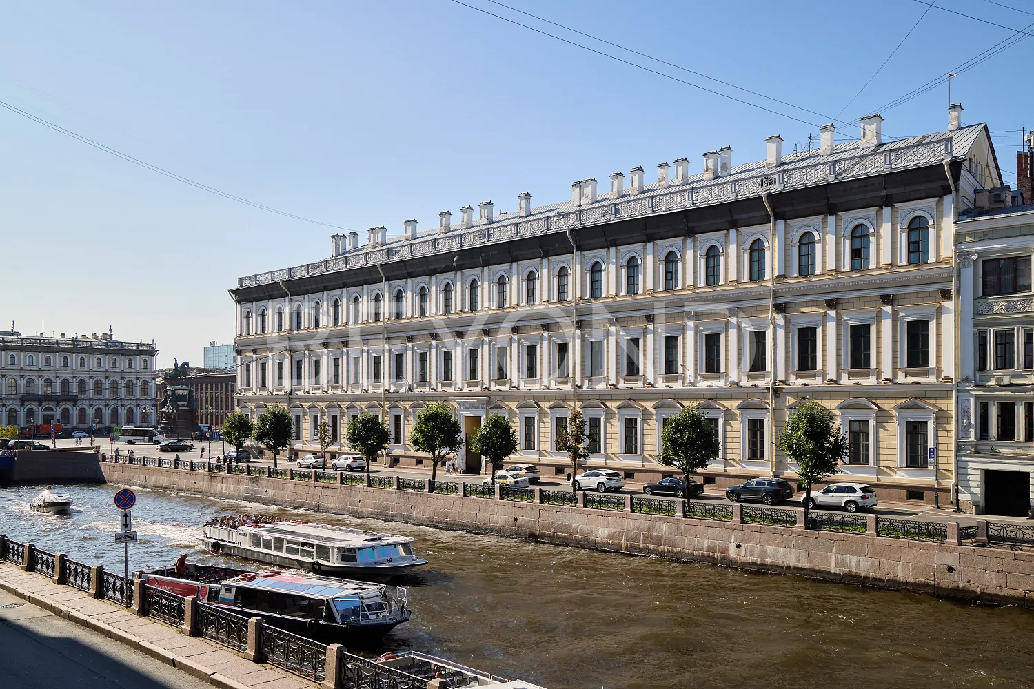 Мойки, 64 - коллекционная квартира с видом на водную гладь и памятник Николаю I pic-2