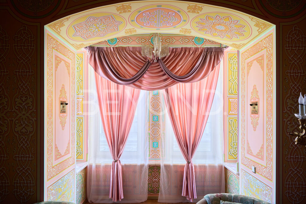 Ручная роспись в спальне