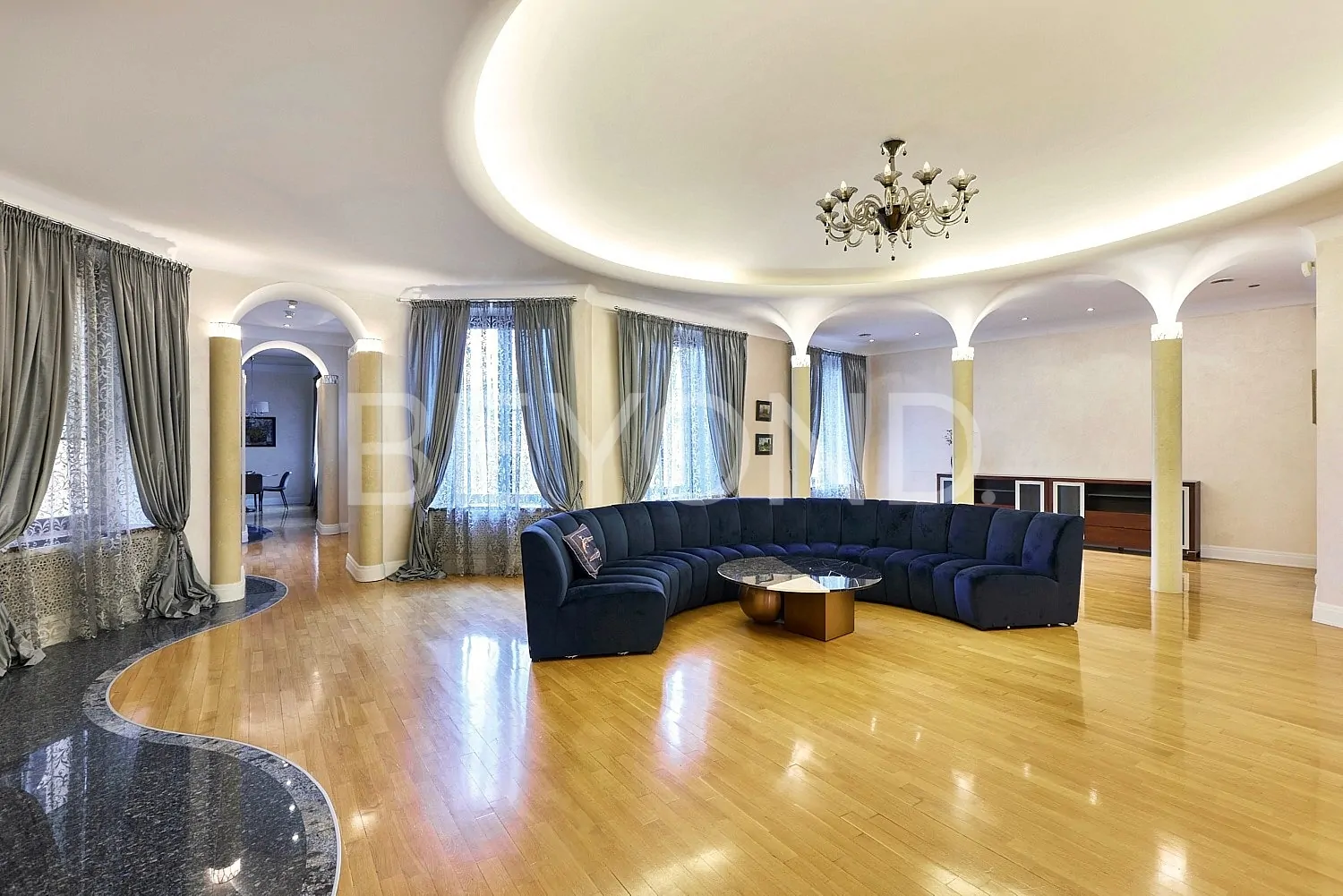 рубинштейна, 15-17 - центр светской жизни северной столицы фото 1