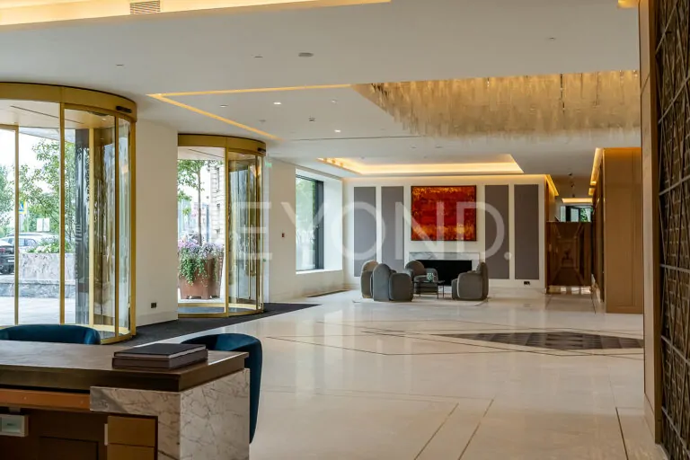 one trinity place – современность комфорта с видом на воду фото 4