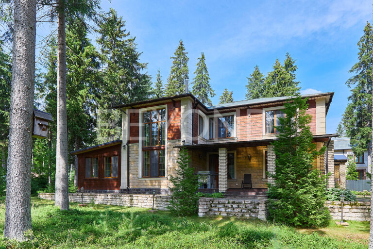 п. ленинское - дом с бассейном среди живописного ландшафта фото 4