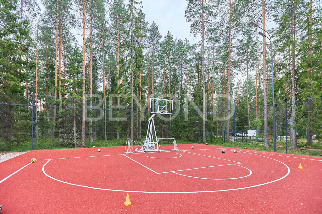 Спортивная площадка