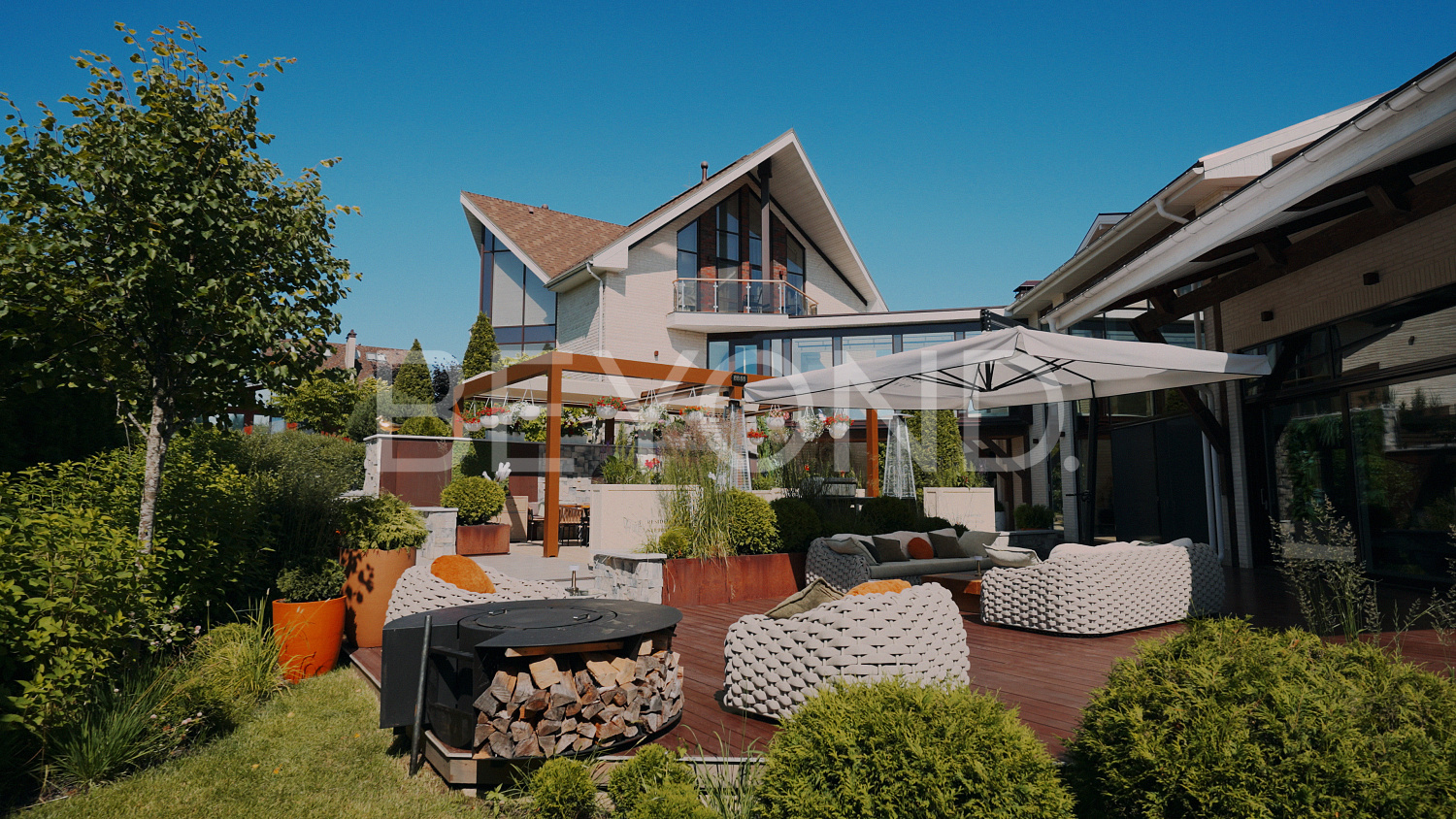 семейная резиденция с философским подходом к жизни фото 4