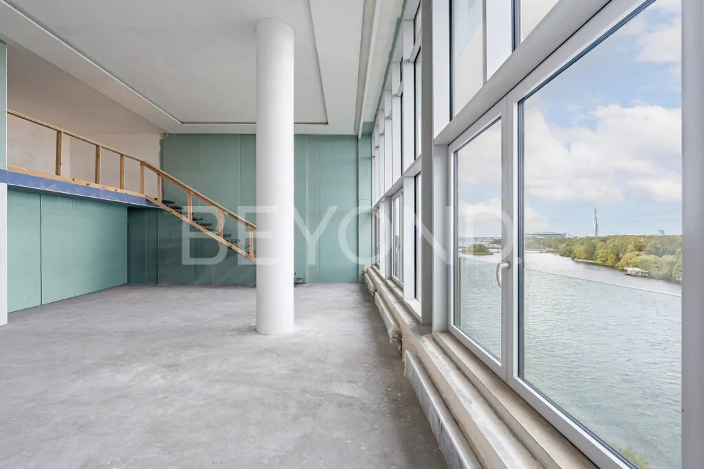 Высокие потолки 4,8 м