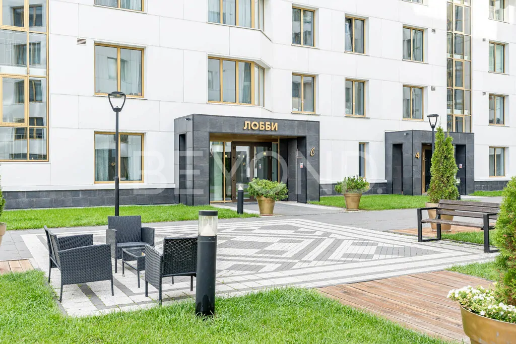 Тихий закрытый двор