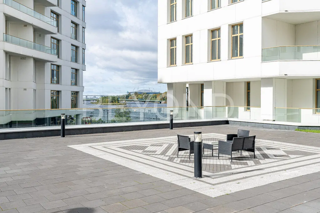 Благоустроеный двор