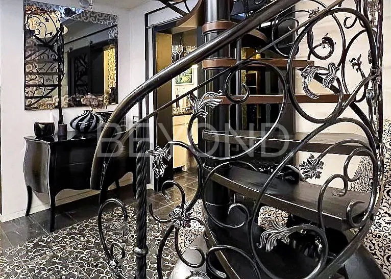 Кованая лестница