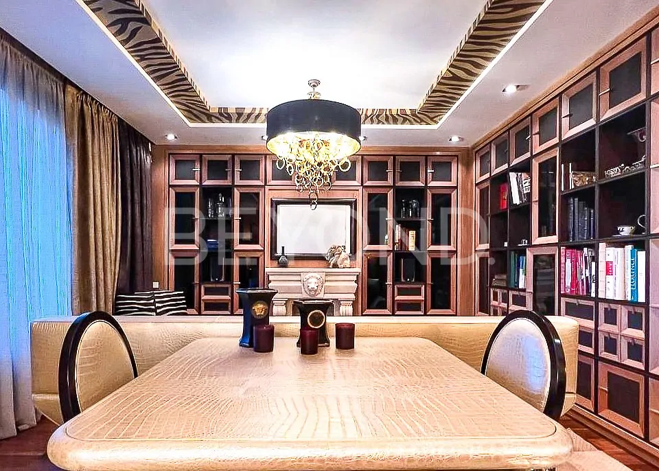 Кабинет-гостиная с камином