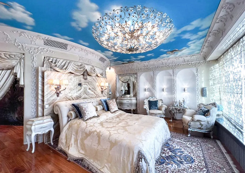 Мастер-спальня с панорамным окном