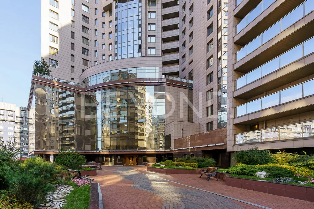 Внутрений двор комплекса