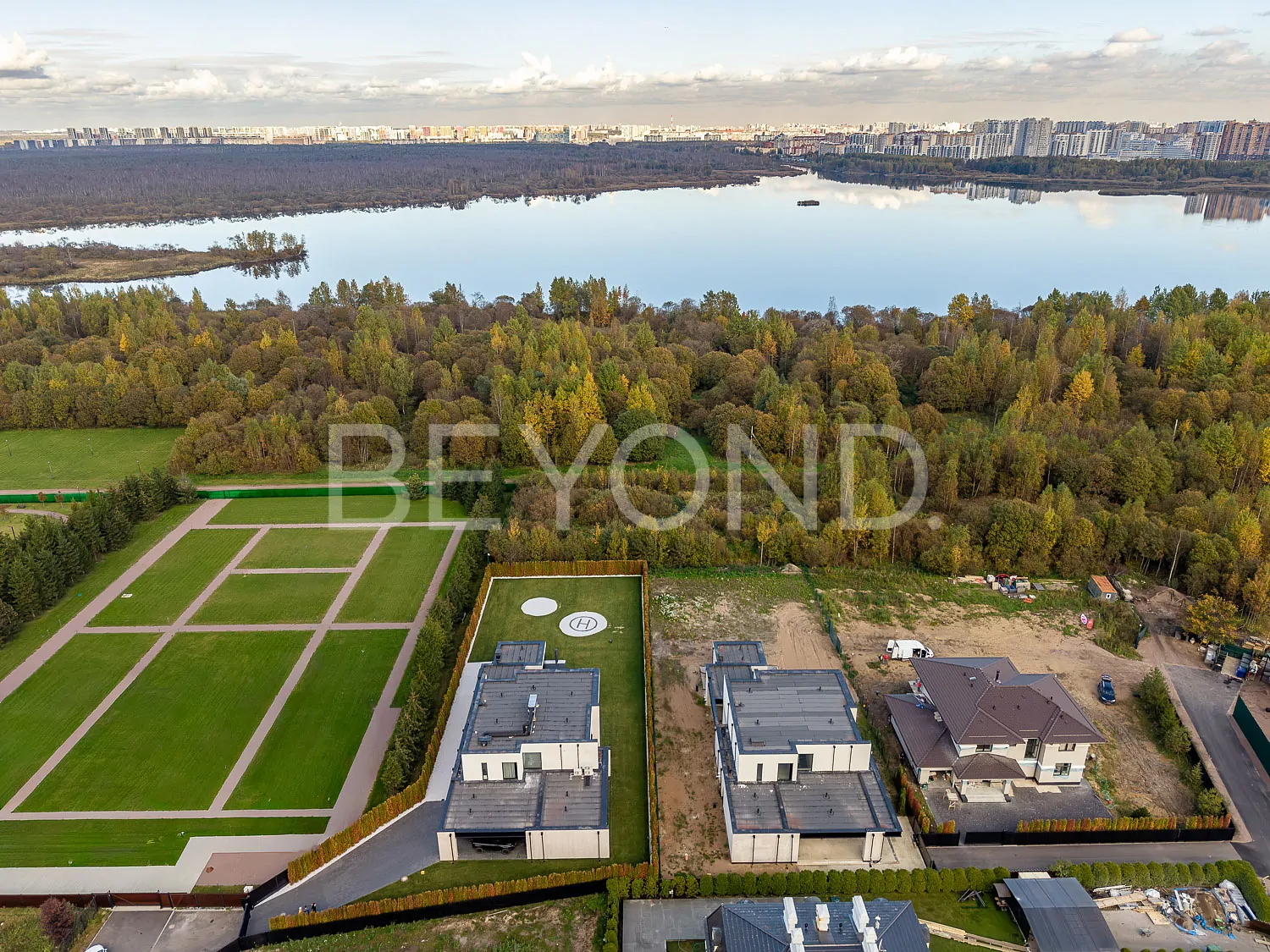 «северный версаль» - дом на берегу озера с видом на парк и "лахта центр" фото 5