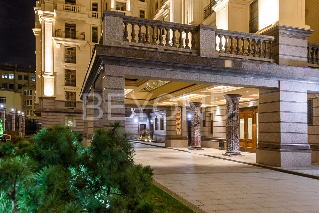 Главный вход