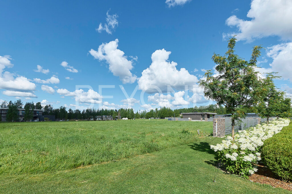 Вид на участок