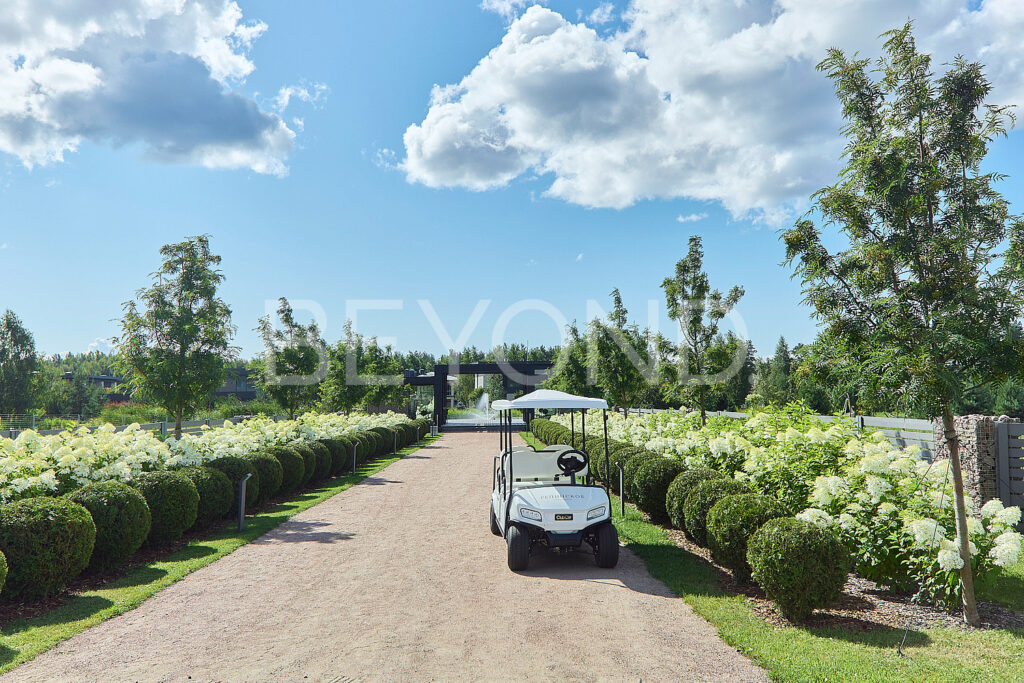 Прогулочные аллеи поселка