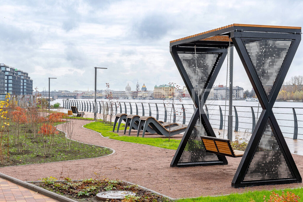 Аллеи для прогулок и места для отдыха