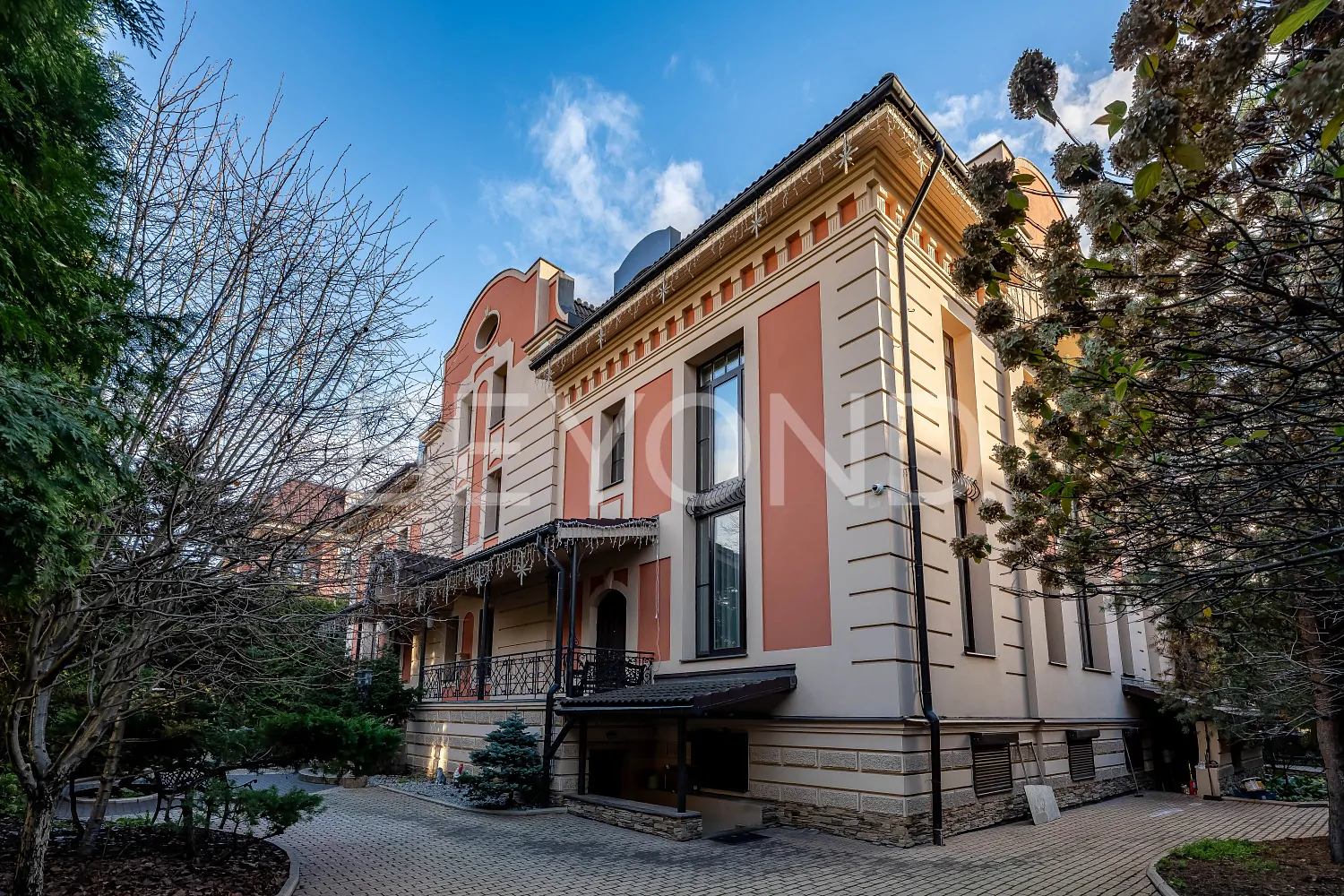 дибуновская, 32 - приватный особняк с парком и четырьмя уровнями комфорта фото 2