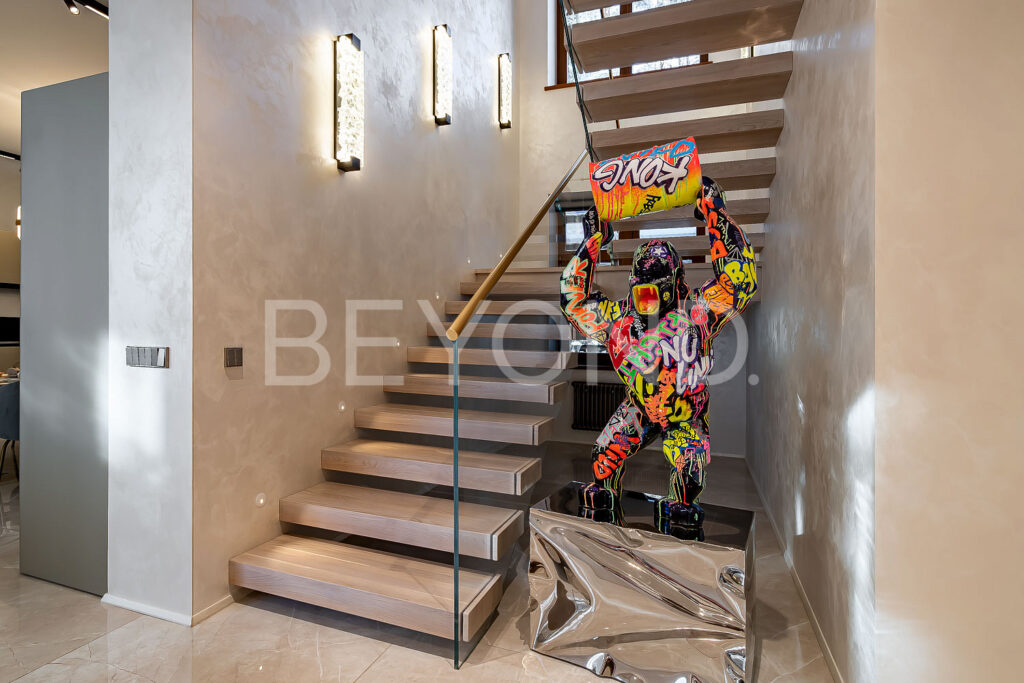 Лестница на второй этаж