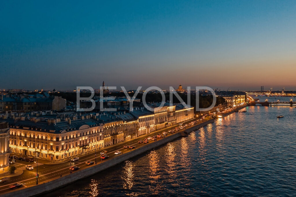 Все символы Санкт-Петербурга рядом