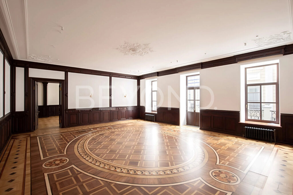 Мастер-спальня с выходом на балкон