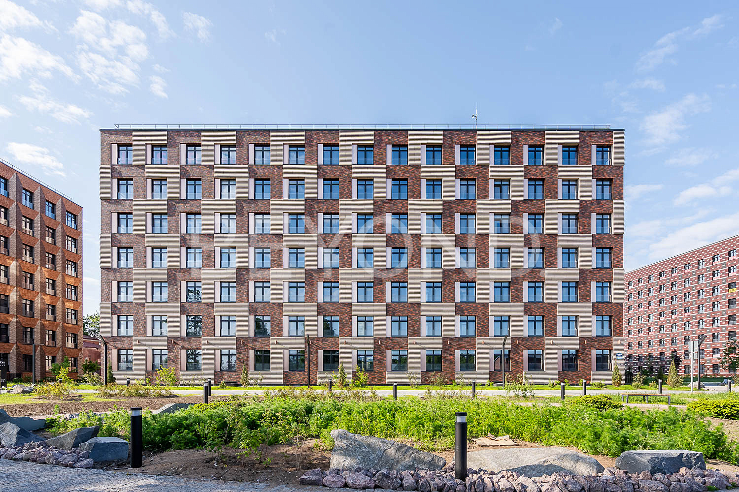 neva haus — квартира со светлой и просторной кухней-гостиной, создающей атмосферу современного уюта фото 3