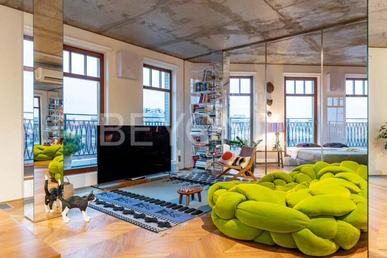 «мироздание» - квартира с панорамным видом фото 1