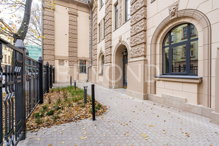 «северная корона» - квартира с террасой и видом на иоанновский монастырь фото 4