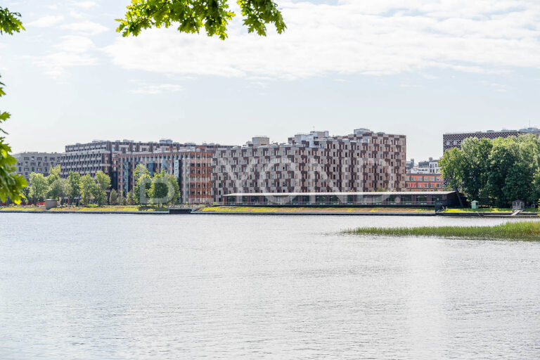 neva haus – студия в корпусе у ждановки фото 1